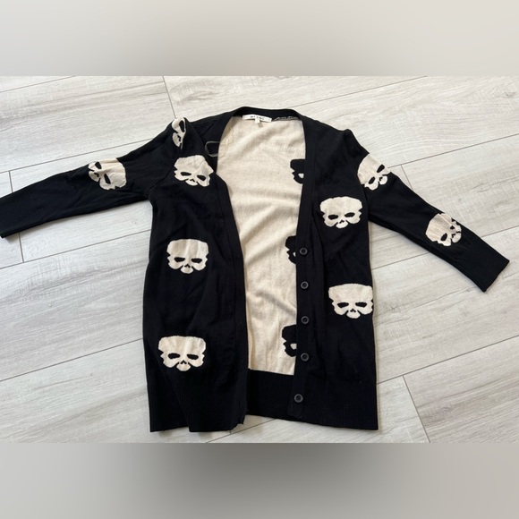 Skull Cardigan - Picture 2 of 4